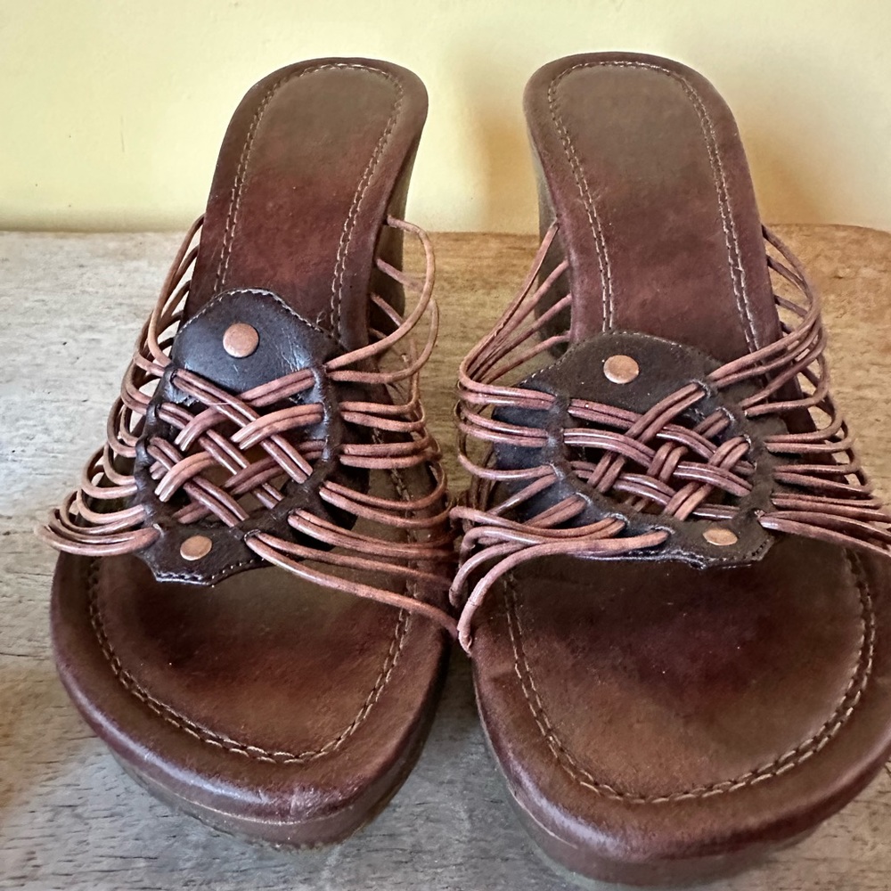 Arizona Strappy sandles